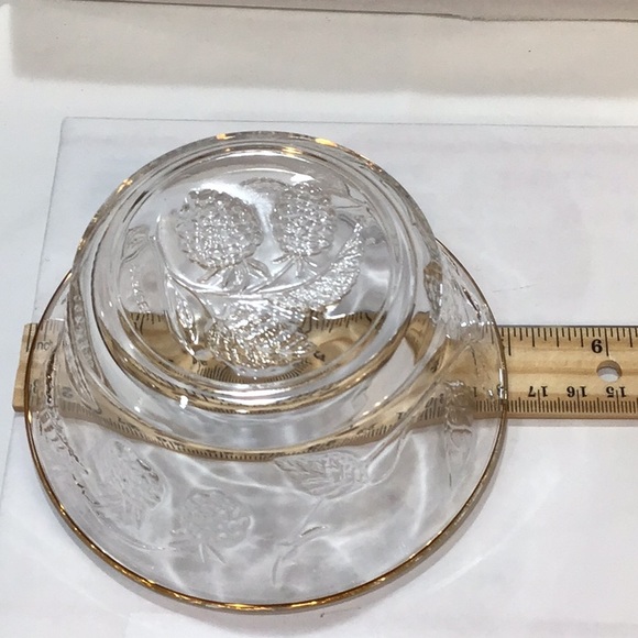 Pair of elegant berry or fresh fruit bowls - Picture 6 of 6